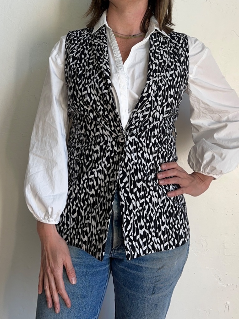 Natori Long Vest Small Minimalist Black & White